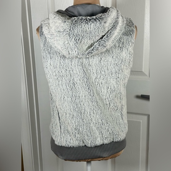 PATAGONIA Full Zip Sleeveless Fuzzy Fleece Women's Hooded Conejo Vest Size Small - Picture 8 of 11